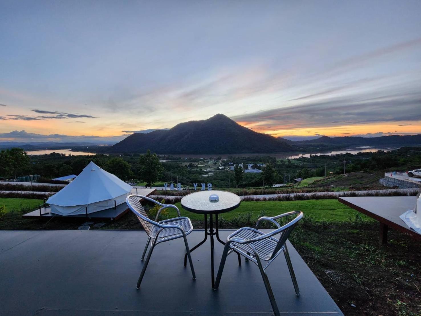 สกายเบย์ เชียงคาน Hotel Pha Baen Kültér fotó